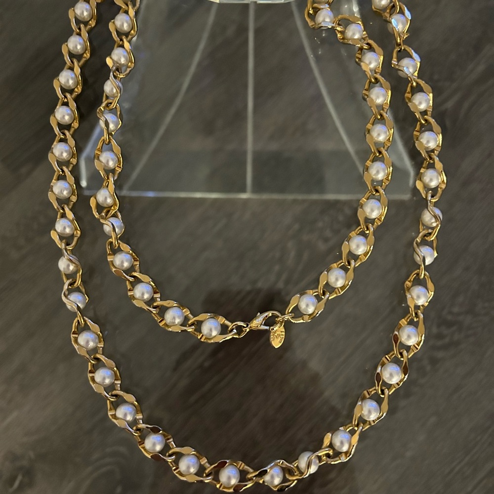KJL, pearl and gold tone chain